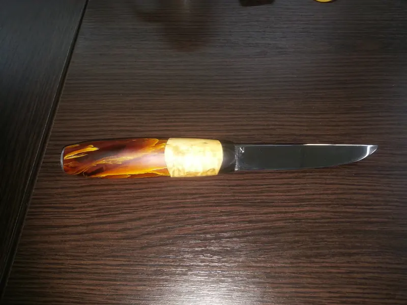 Amber-coloured handle, finished project