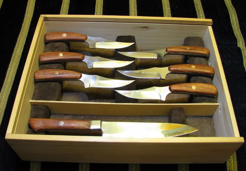 Roland’s kitchen knife set, finished project